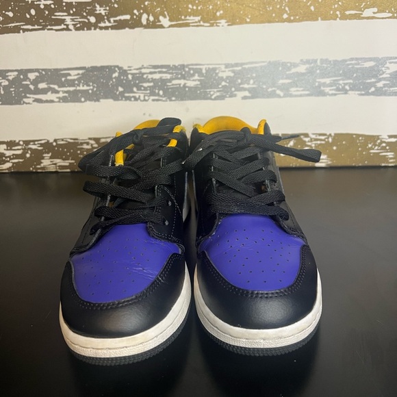 Jordan 1 Low “Lakers” - Picture 3 of 9